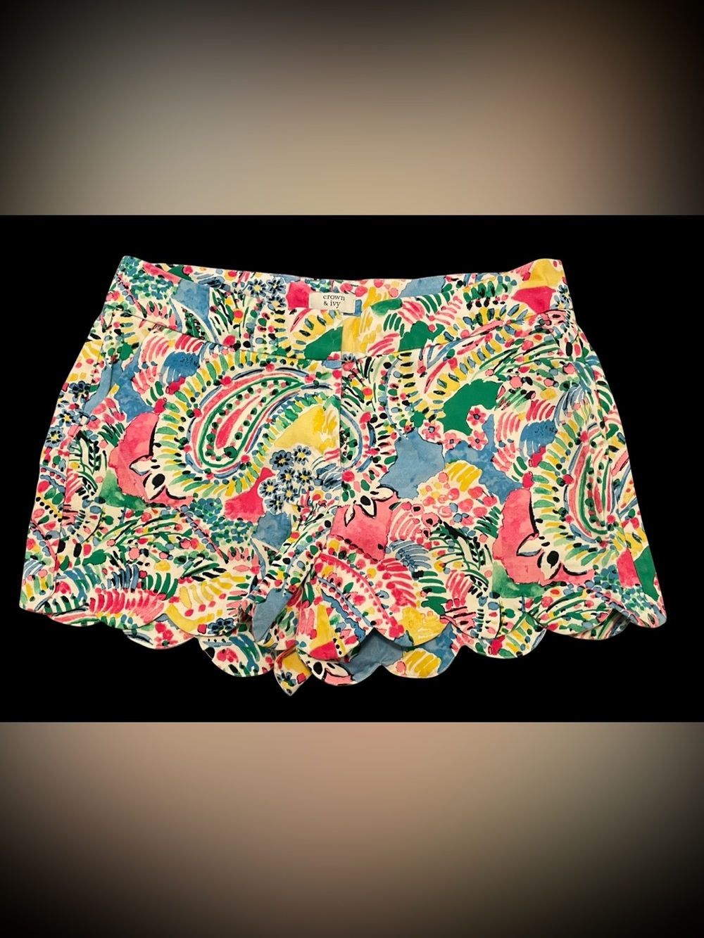 Crown & Ivy Multicolor Floral Scalloped Shorts